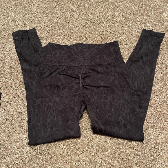 Gymshark Leggings - Picture 2 of 3